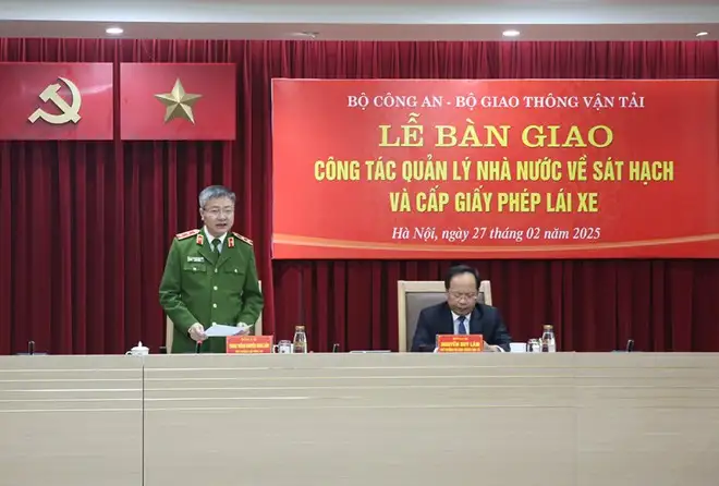 bo cong an tiep nhan cong tac quan ly nha nuoc ve sat hach va cap giay phep lai xe Oz1F