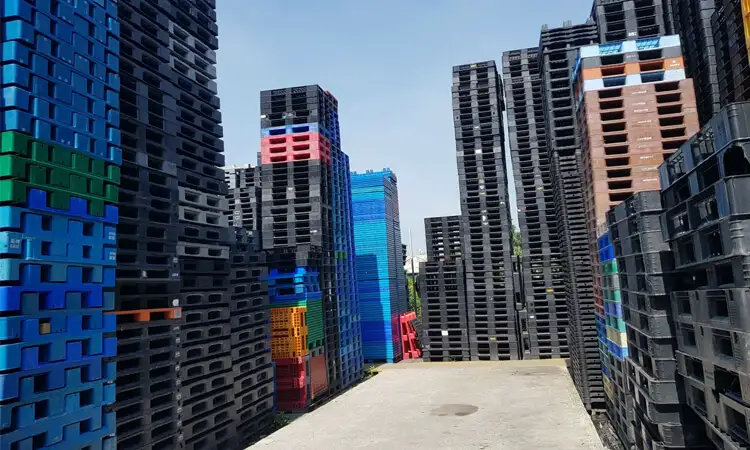 Ứng dụng của pallet nhựa trong vận tải logistics – Pallet nhựa Mai Trâm